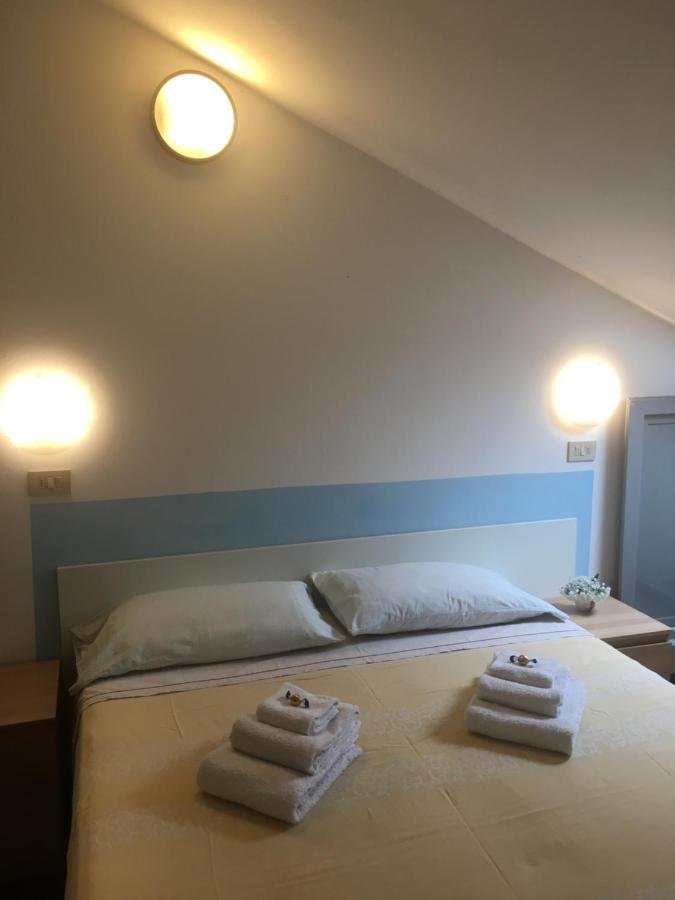 Hotel Villa Rinaldini リミニ エクステリア 写真